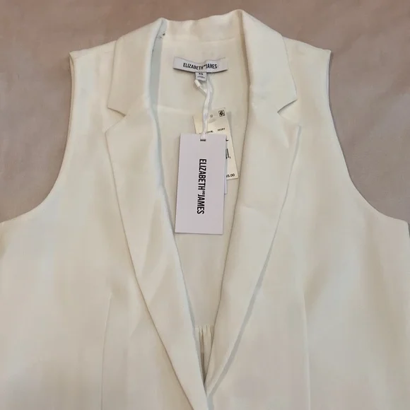 Elizabeth and James - Picture 4 of 8